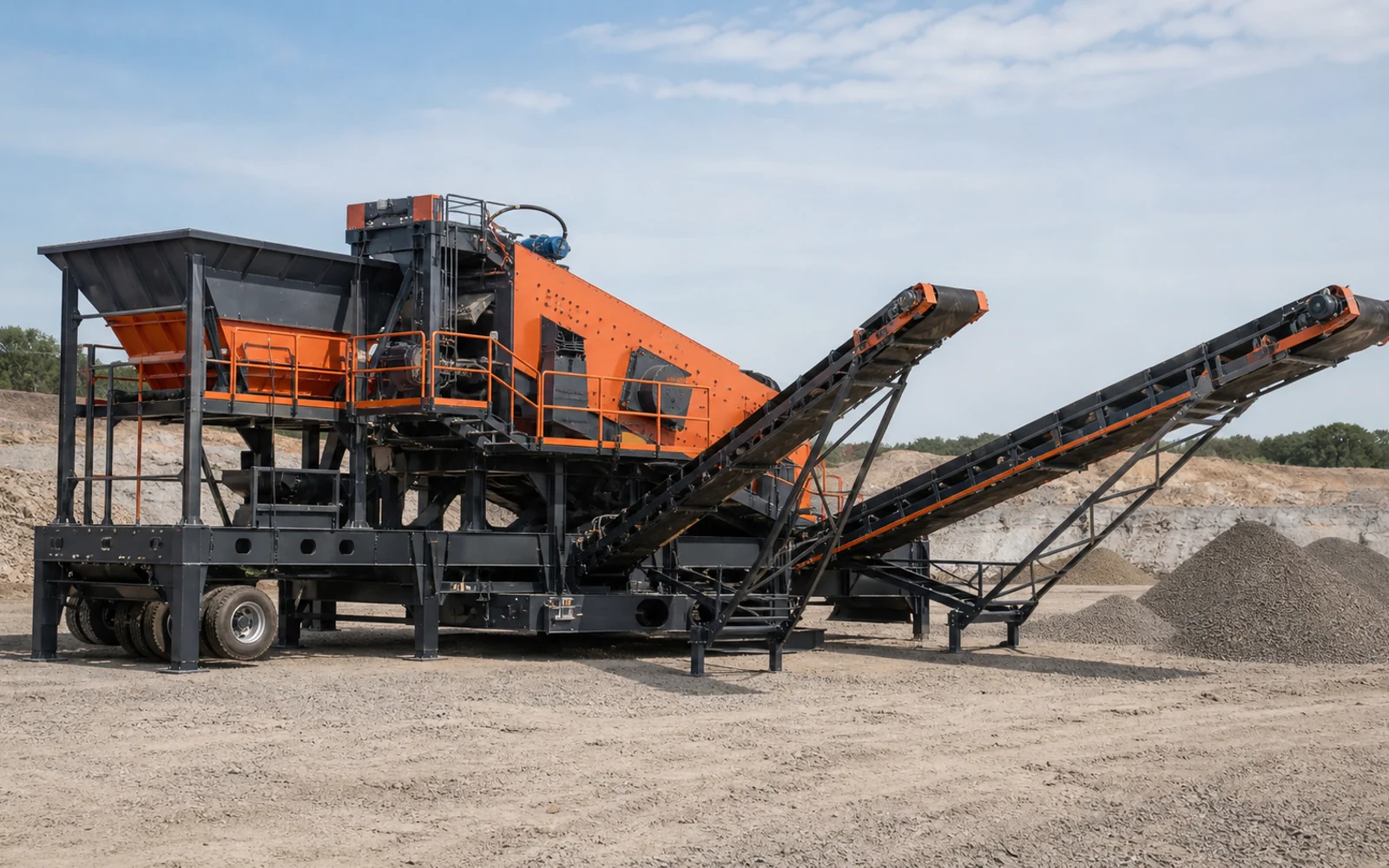 Portable screening plant with feed hopper, screen box and separate discharge conveyors